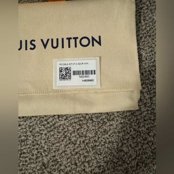 Louis Vuitton Double Zip Pochette - Picture 8 of 11